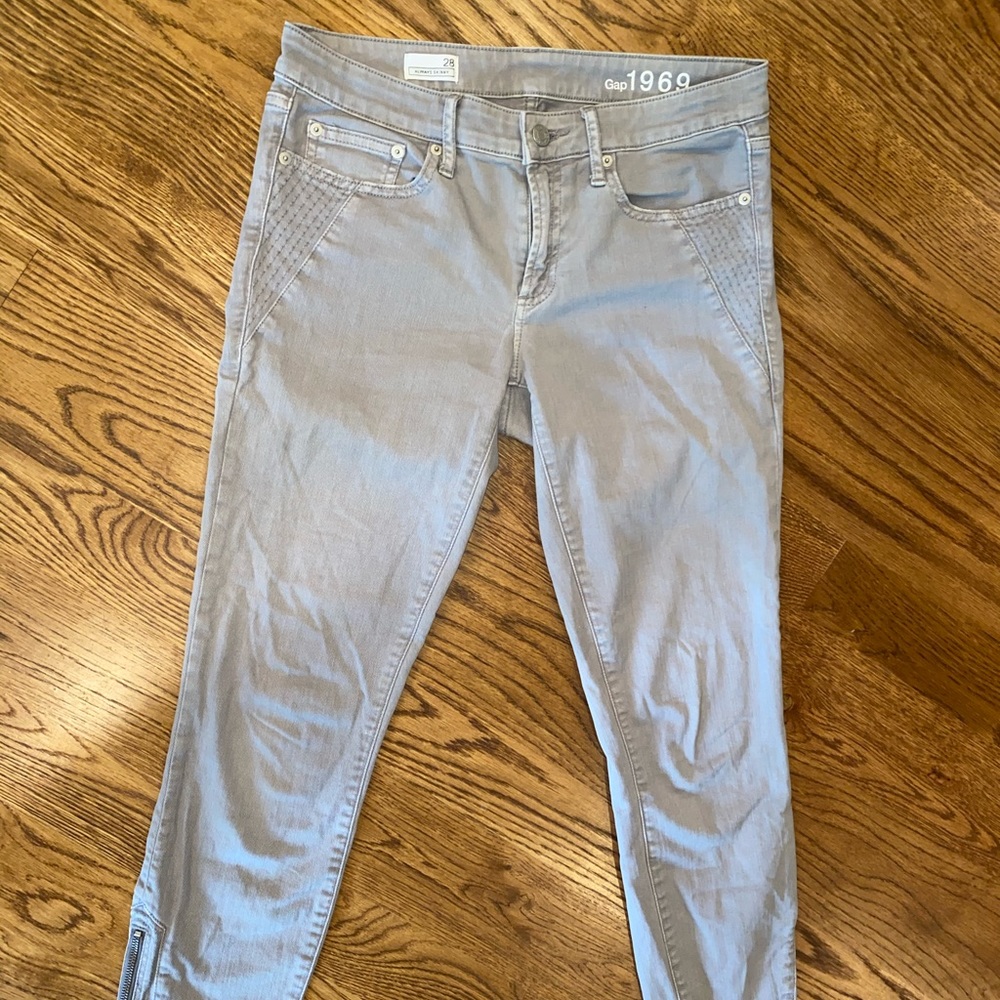 Grey gap capri jeans